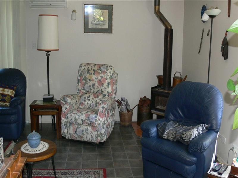 42 Buckingham Court, Mount Hallen QLD 4312