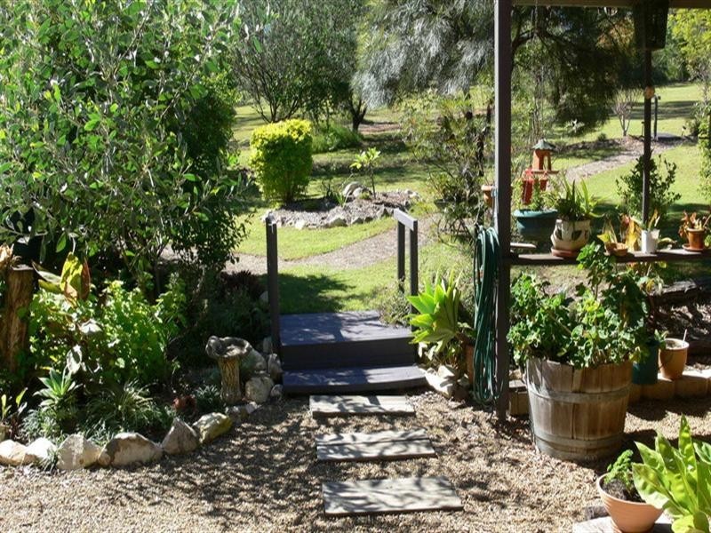 42 Buckingham Court, Mount Hallen QLD 4312