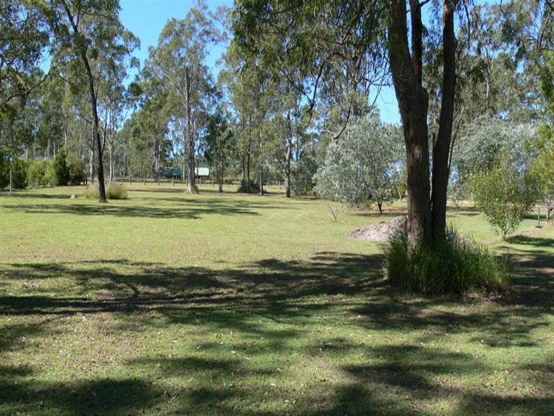 42 Buckingham Court, Mount Hallen QLD 4312