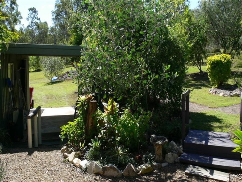 42 Buckingham Court, Mount Hallen QLD 4312