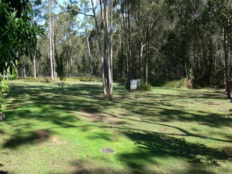 42 Buckingham Court, Mount Hallen QLD 4312