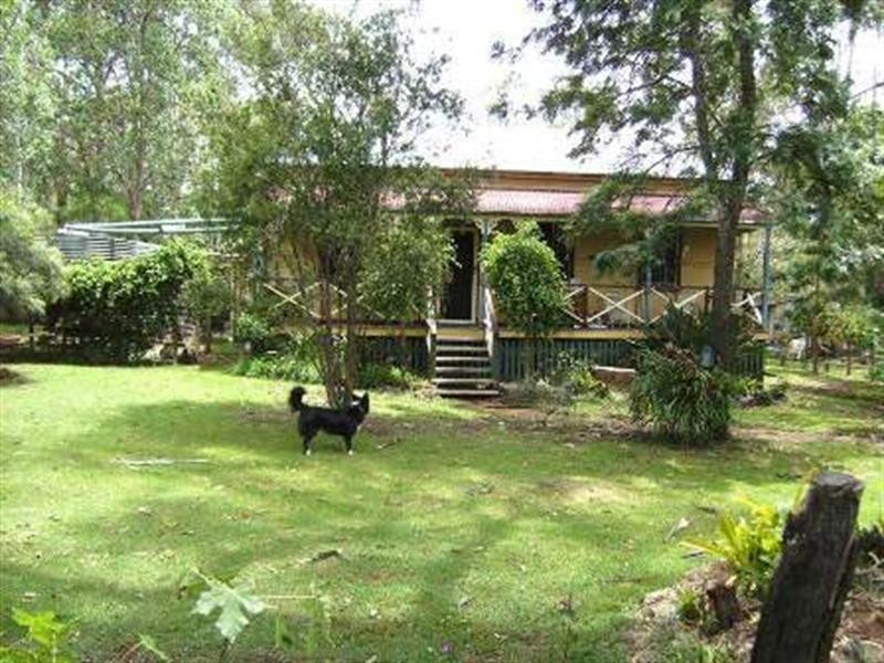 33 Cedar Avenue, Esk QLD 4312