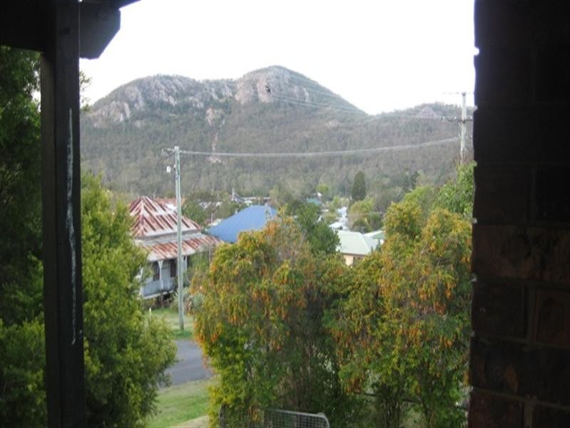 30 Elizabeth Street, Esk QLD 4312