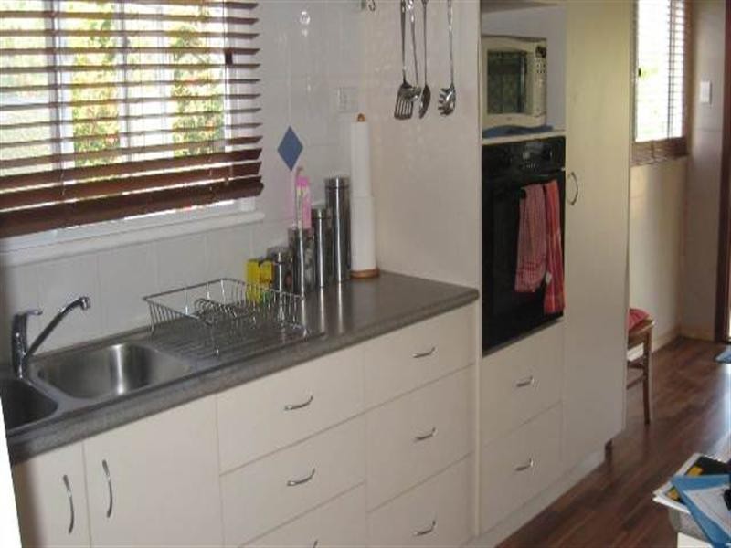 24 Down Street, Esk QLD 4312