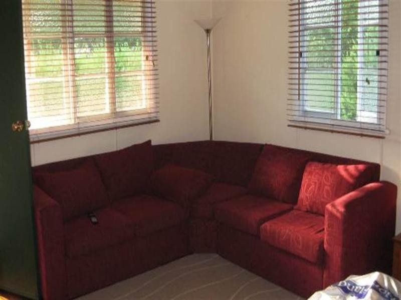 24 Down Street, Esk QLD 4312