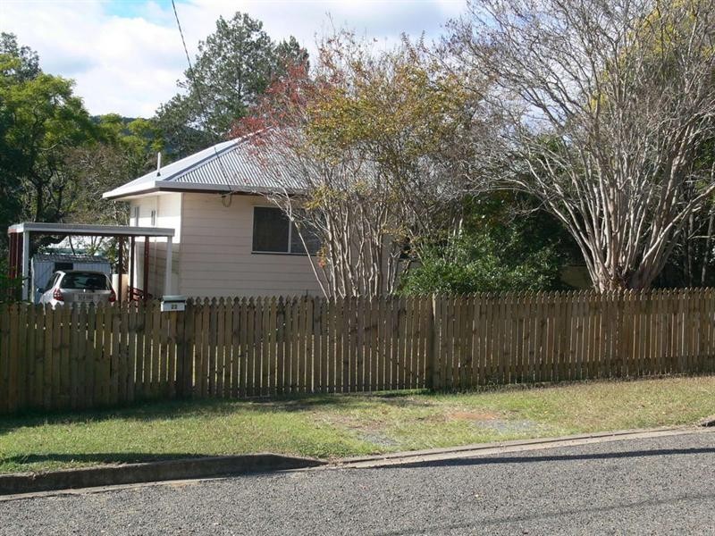 22 Down Street, Esk QLD 4312