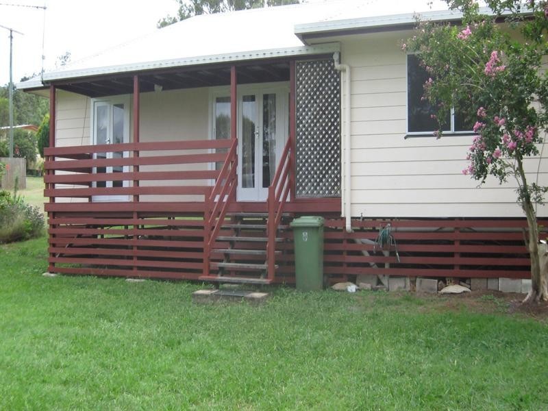 22 Down Street, Esk QLD 4312