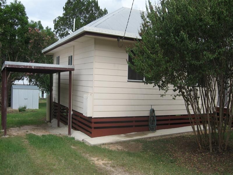 22 Down Street, Esk QLD 4312