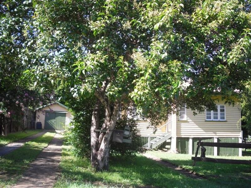 22 South Street, Esk QLD 4312