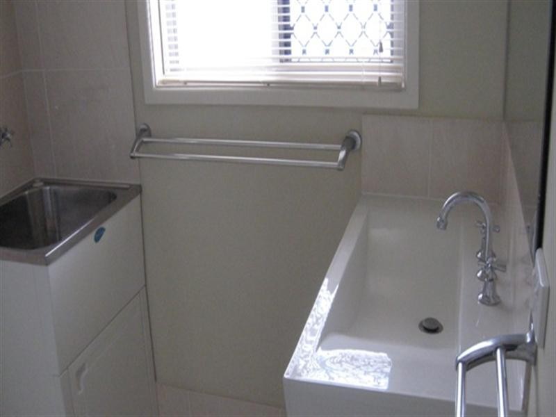 8 Pryde Street, Esk QLD 4312