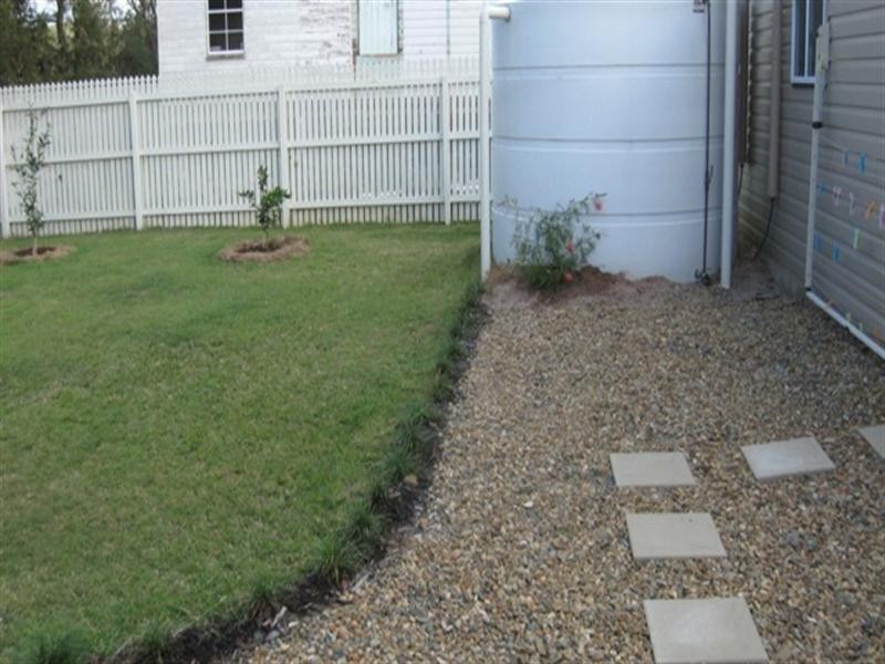 8 Pryde Street, Esk QLD 4312