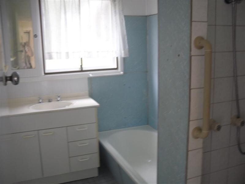 10 Short Street, Esk QLD 4312