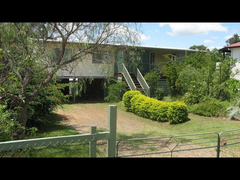 24 Mack Street, Esk QLD 4312
