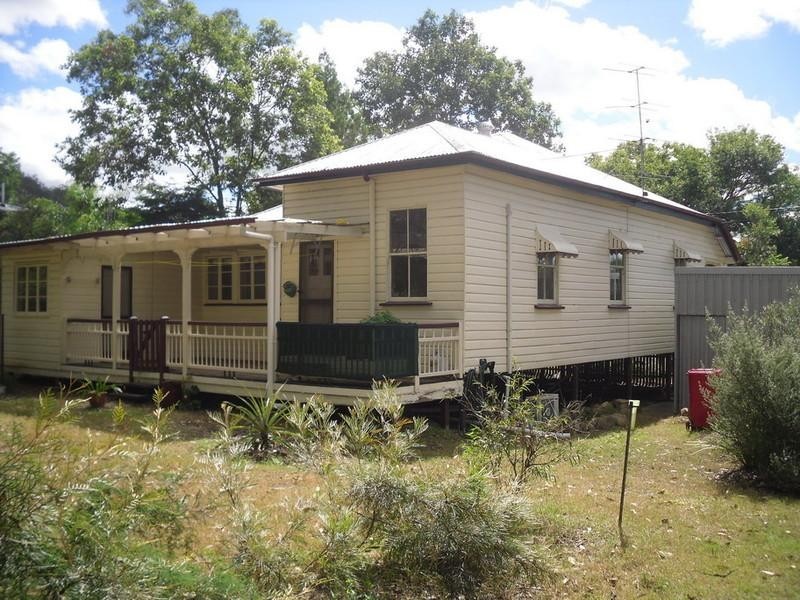 22 Barbour Street, Esk QLD 4312