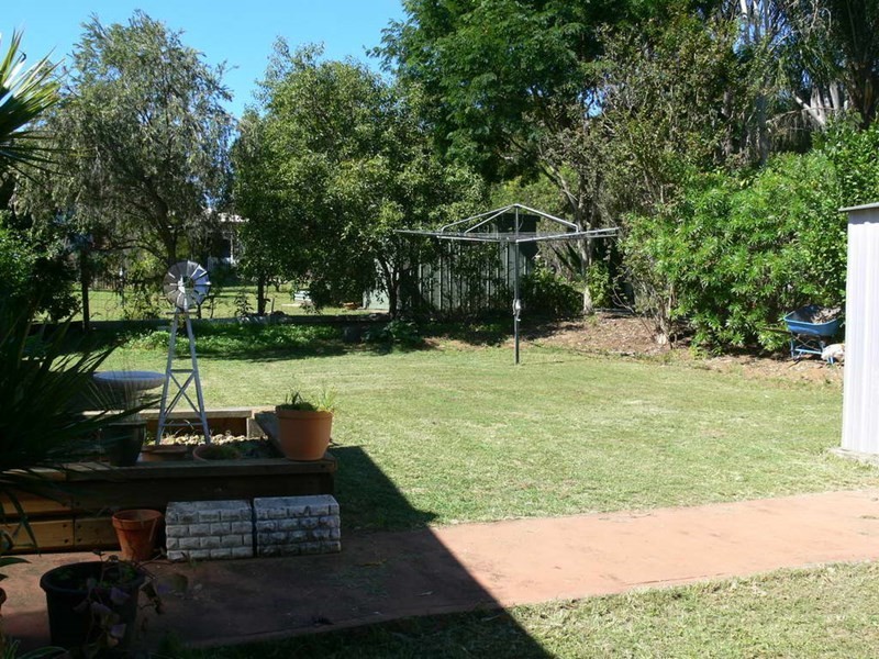 10 Ann Street, Esk QLD 4312