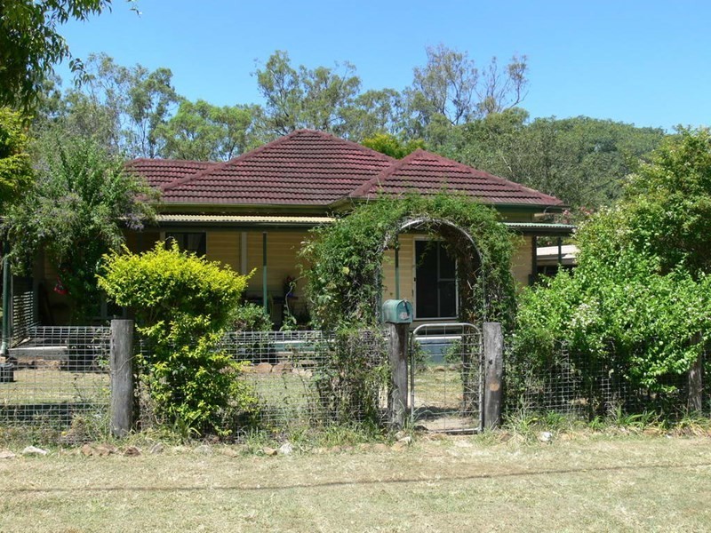 10 Ann Street, Esk QLD 4312