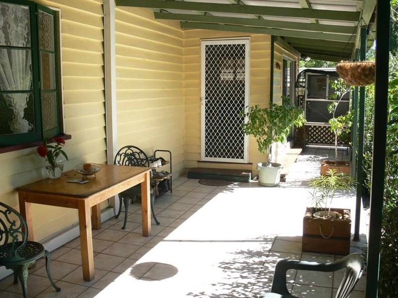 10 Ann Street, Esk QLD 4312