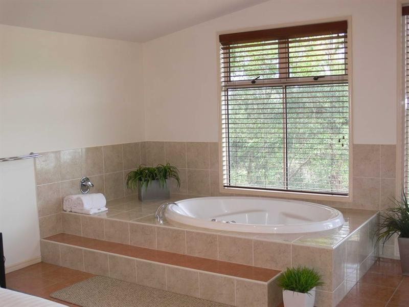 Ravensbourne QLD 4352