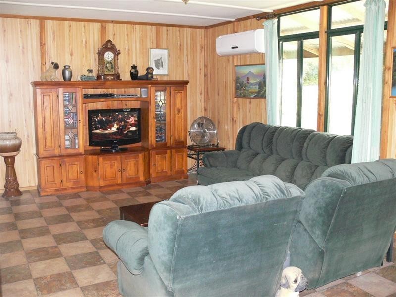 41 Windsor Drive, Esk QLD 4312