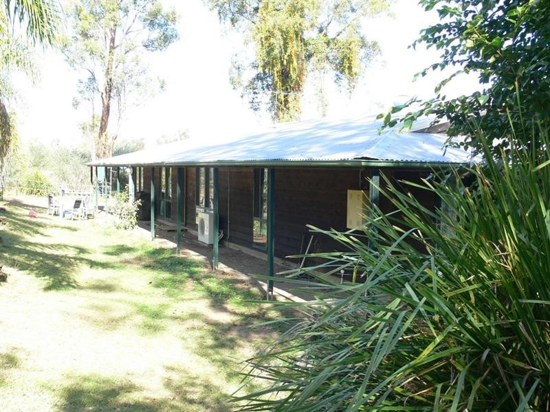 41 Windsor Drive, Esk QLD 4312