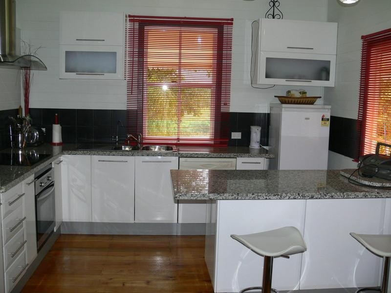 16 Elizabeth Street, Esk QLD 4312