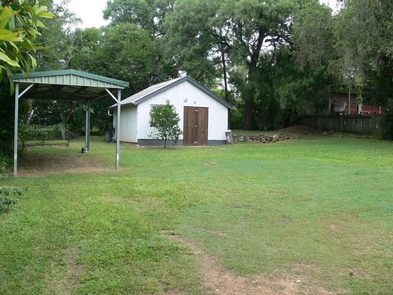 16 Elizabeth Street, Esk QLD 4312