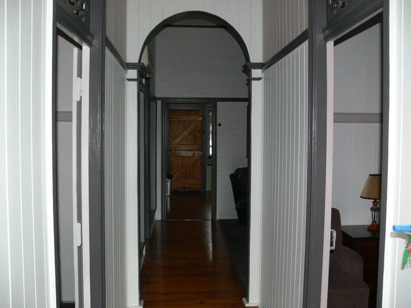 16 Elizabeth Street, Esk QLD 4312