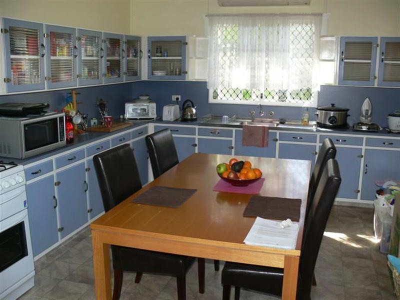 23 Russell Street, Esk QLD 4312