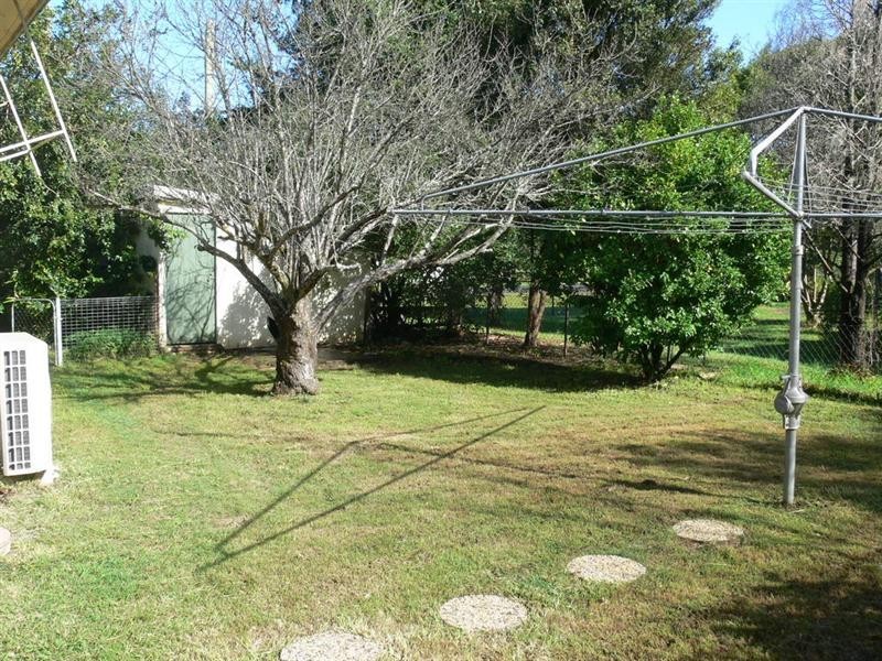 23 Russell Street, Esk QLD 4312