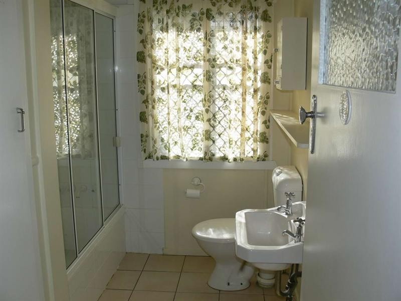 23 Russell Street, Esk QLD 4312