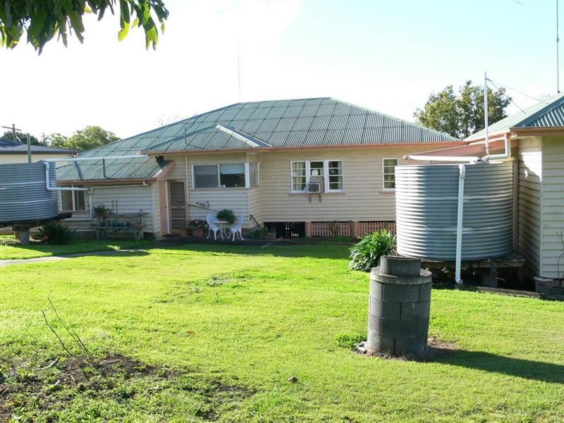 68-70 Fulham Street, Toogoolawah QLD 4313