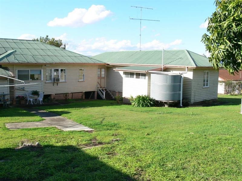 68-70 Fulham Street, Toogoolawah QLD 4313