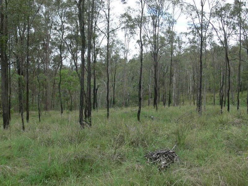 80 Lakeview Drive, Esk QLD 4312