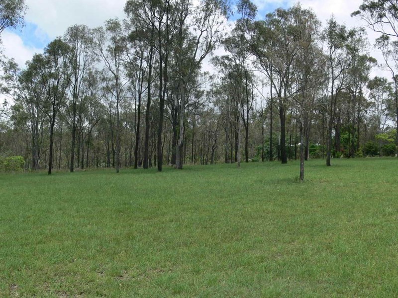 80 Lakeview Drive, Esk QLD 4312