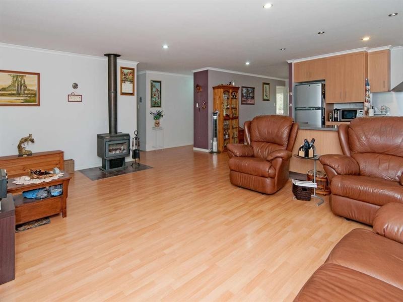 80 Mackenzie Lane, Redbank Creek QLD 4312