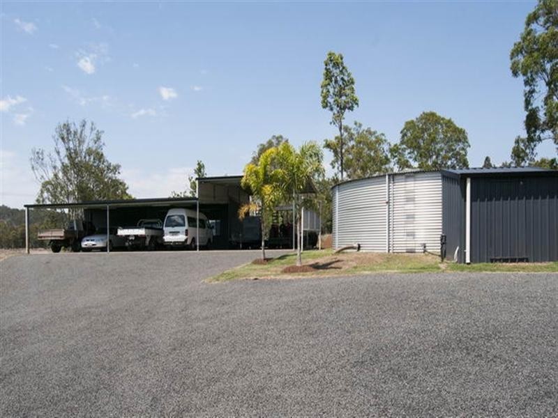 15 Graves Road, Esk QLD 4312