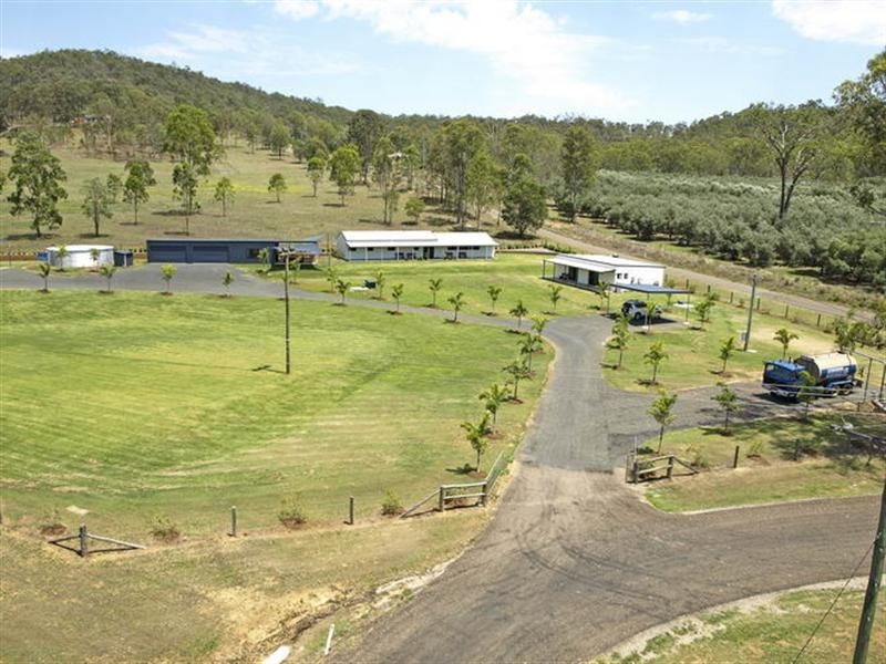 15 Graves Road, Esk QLD 4312