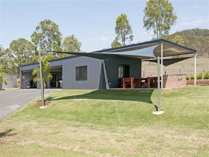 15 Graves Road, Esk QLD 4312