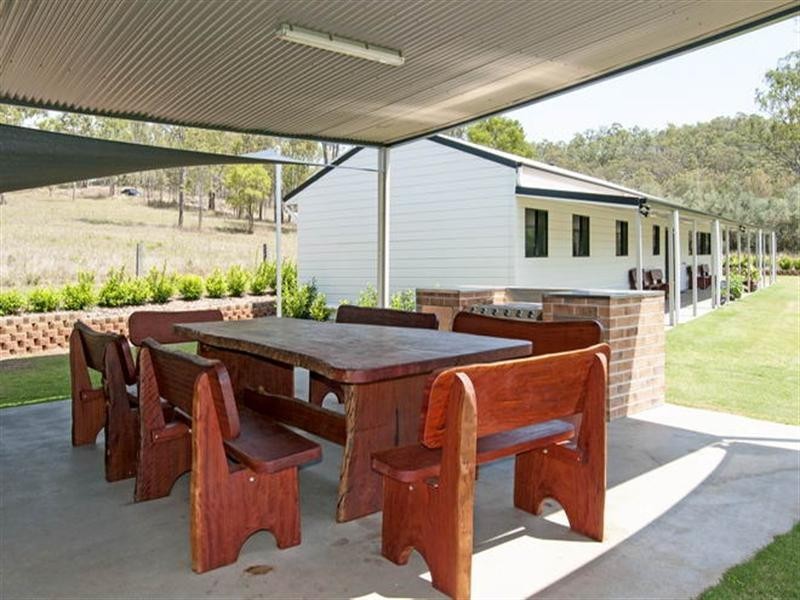 15 Graves Road, Esk QLD 4312