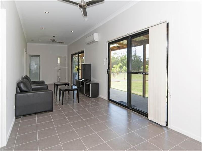 15 Graves Road, Esk QLD 4312