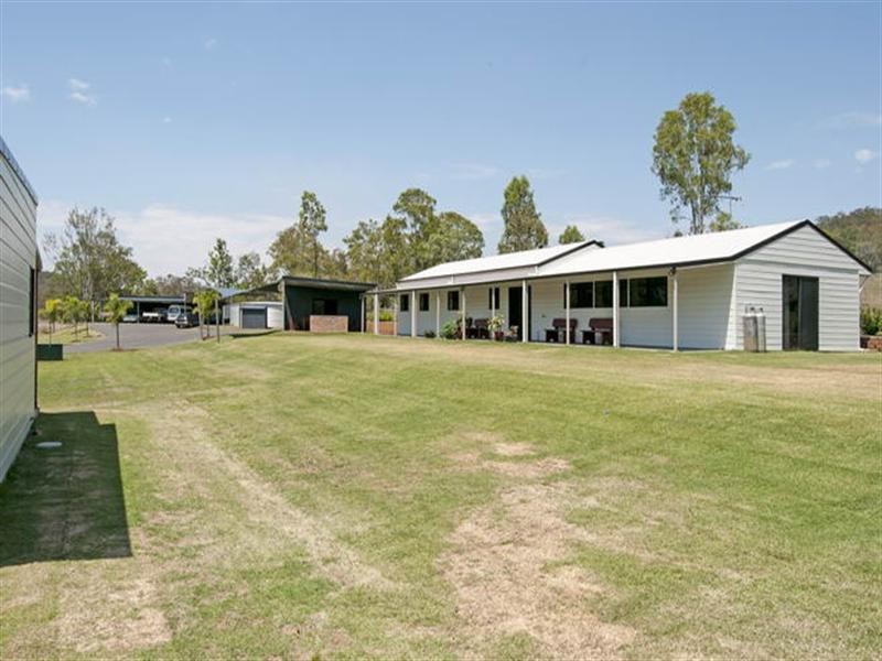 15 Graves Road, Esk QLD 4312