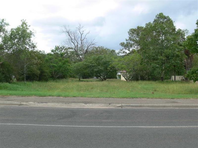 31 Middle Street, Esk QLD 4312