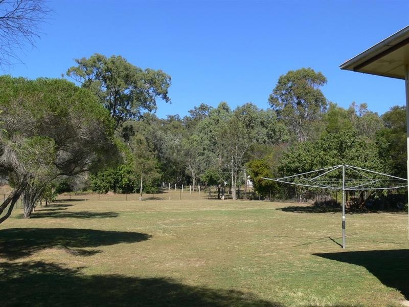 42 Barbour Street, Esk QLD 4312