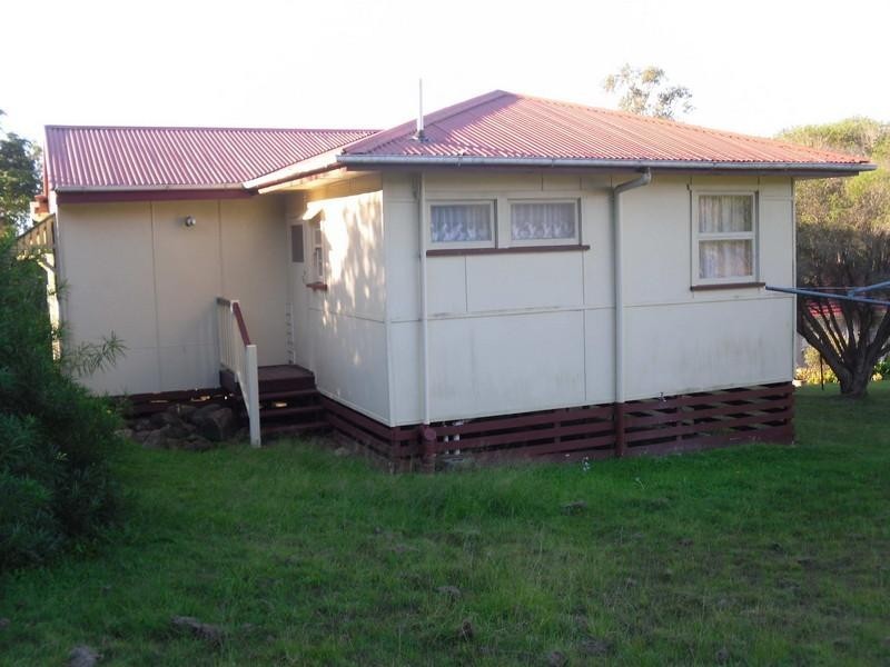 42 Barbour Street, Esk QLD 4312