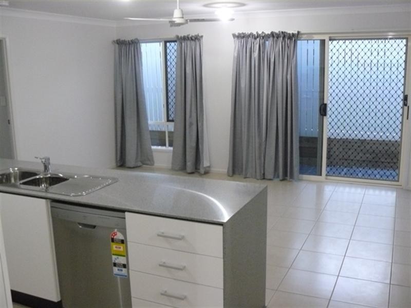 25 Edward Street, Esk QLD 4312