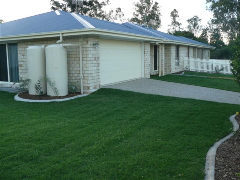 25 Edward Street, Esk QLD 4312