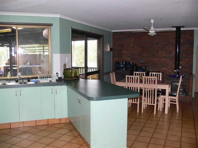 525 Willaura Drive, Mount Hallen QLD 4312