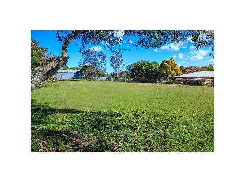 18 South Street, Esk QLD 4312