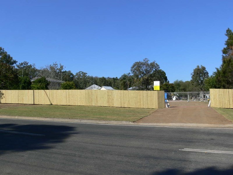 18 South Street, Esk QLD 4312