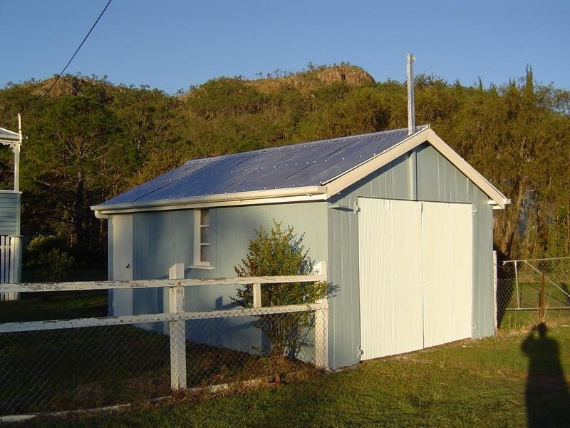 17 Russell Street, Esk QLD 4312